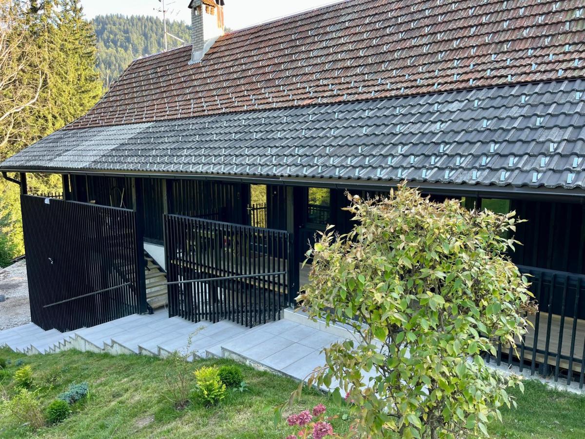 Apartments Pri Fencu Jesenice Bagian luar foto
