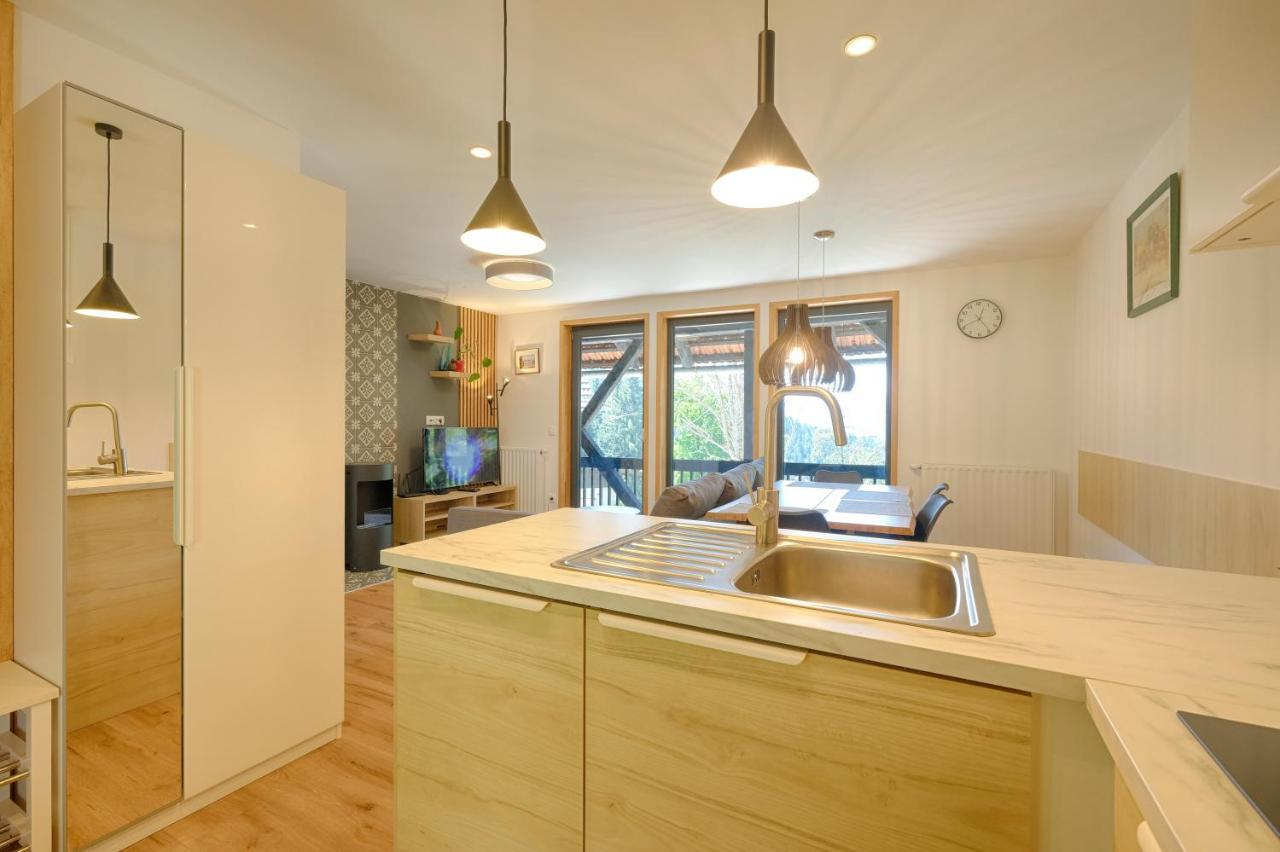 Apartments Pri Fencu Jesenice Bagian luar foto