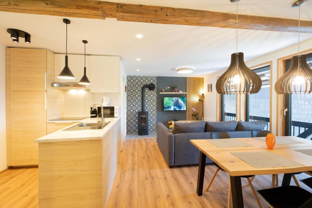 Apartments Pri Fencu Jesenice Bagian luar foto