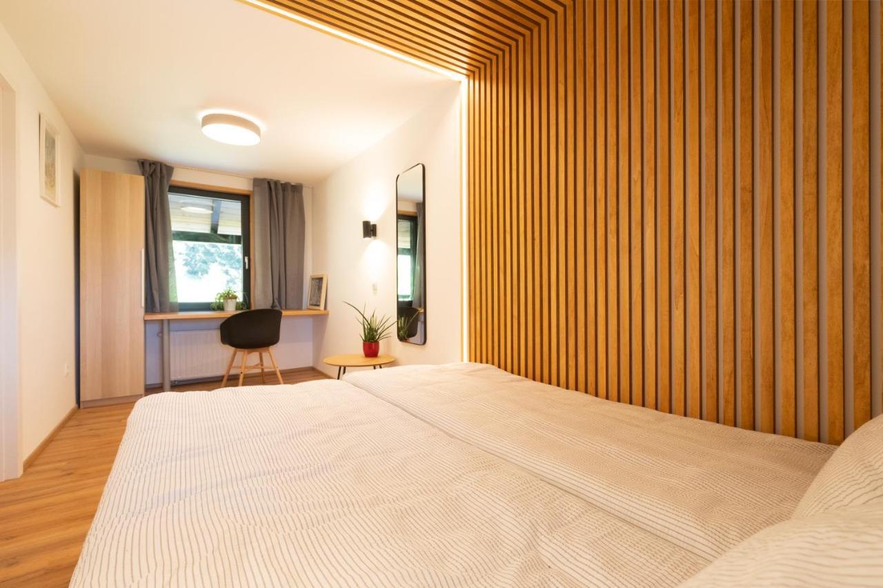 Apartments Pri Fencu Jesenice Bagian luar foto