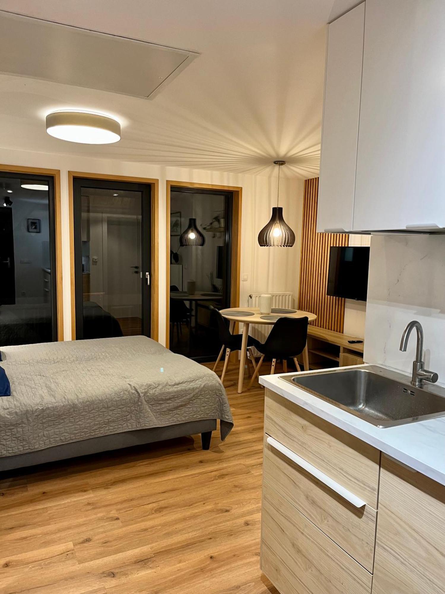 Apartments Pri Fencu Jesenice Bagian luar foto