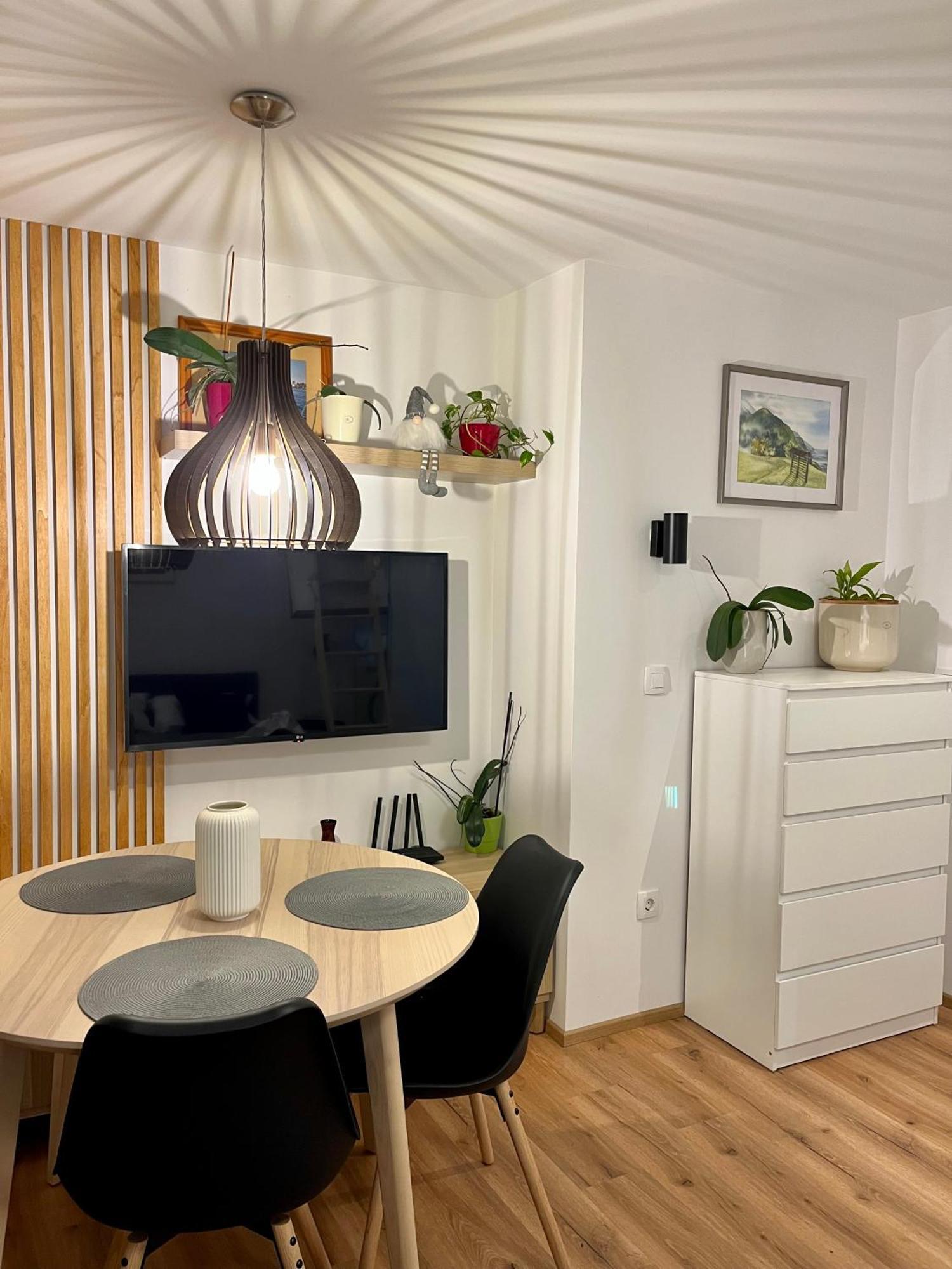 Apartments Pri Fencu Jesenice Bagian luar foto
